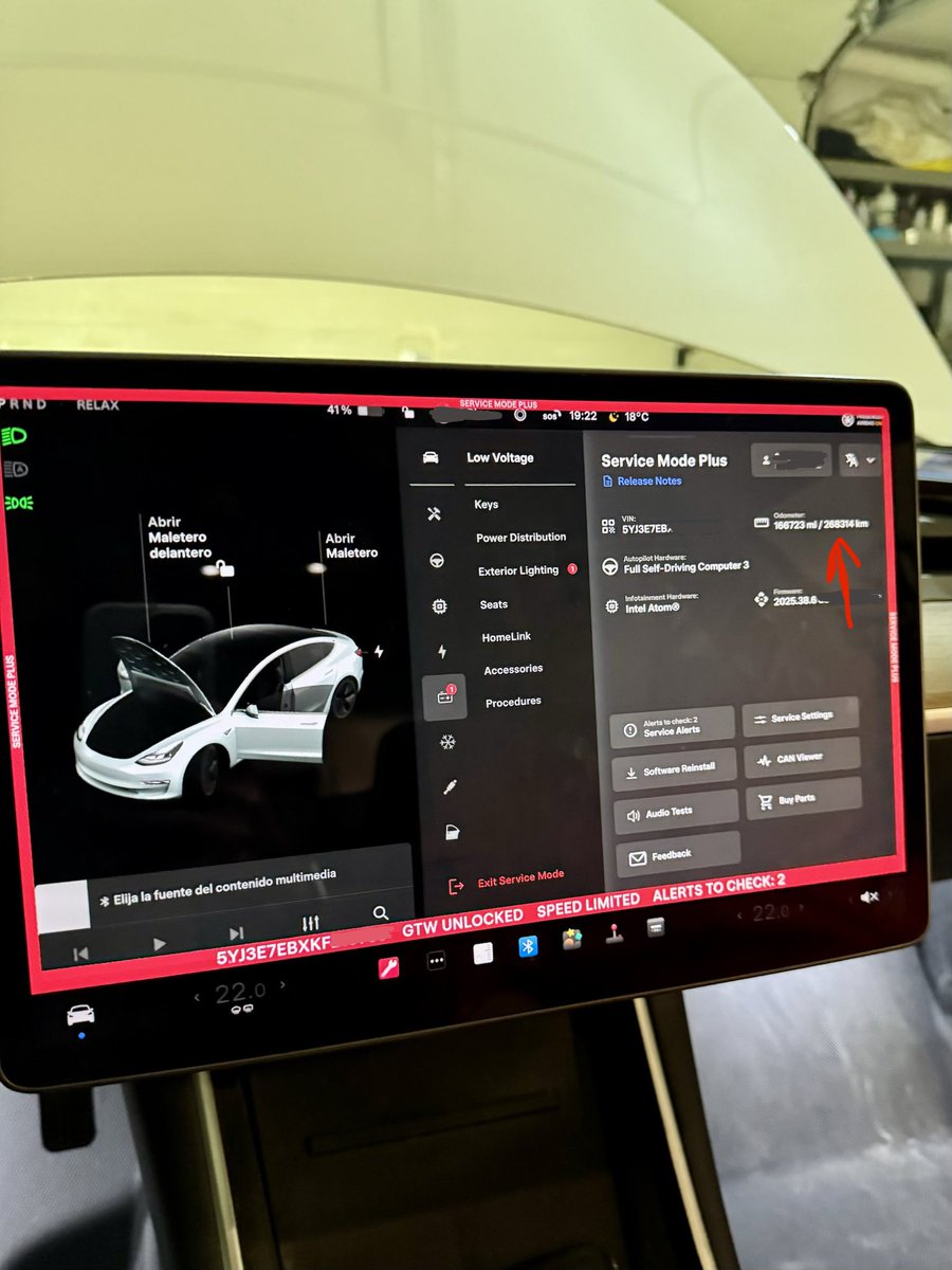 SanchezzSergio's tweet image. Llega el mal tiempo. Llegan los días más cortos. Hay que mejorar la iluminación del coche.

Hace 1 mes @fpina_ decidió reequipar en su #Model3 de 2019 los faros matriciales para mejorar tanto la iluminación con las luces cortas como con las luces de carretera.

Da gusto ver como…