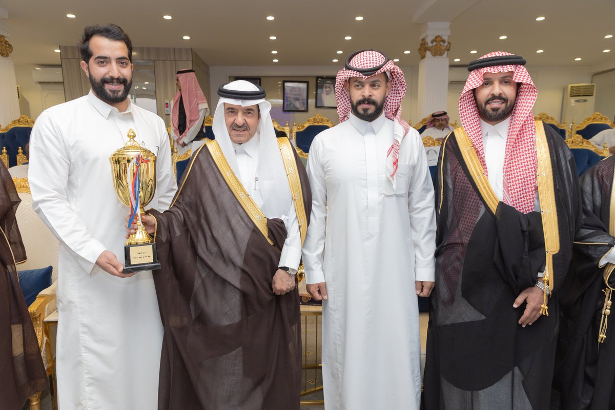 الفرس ( بطلة الميدان ) تتوج بكأس الأستاذ عبد الله بن محمد الربيعة .