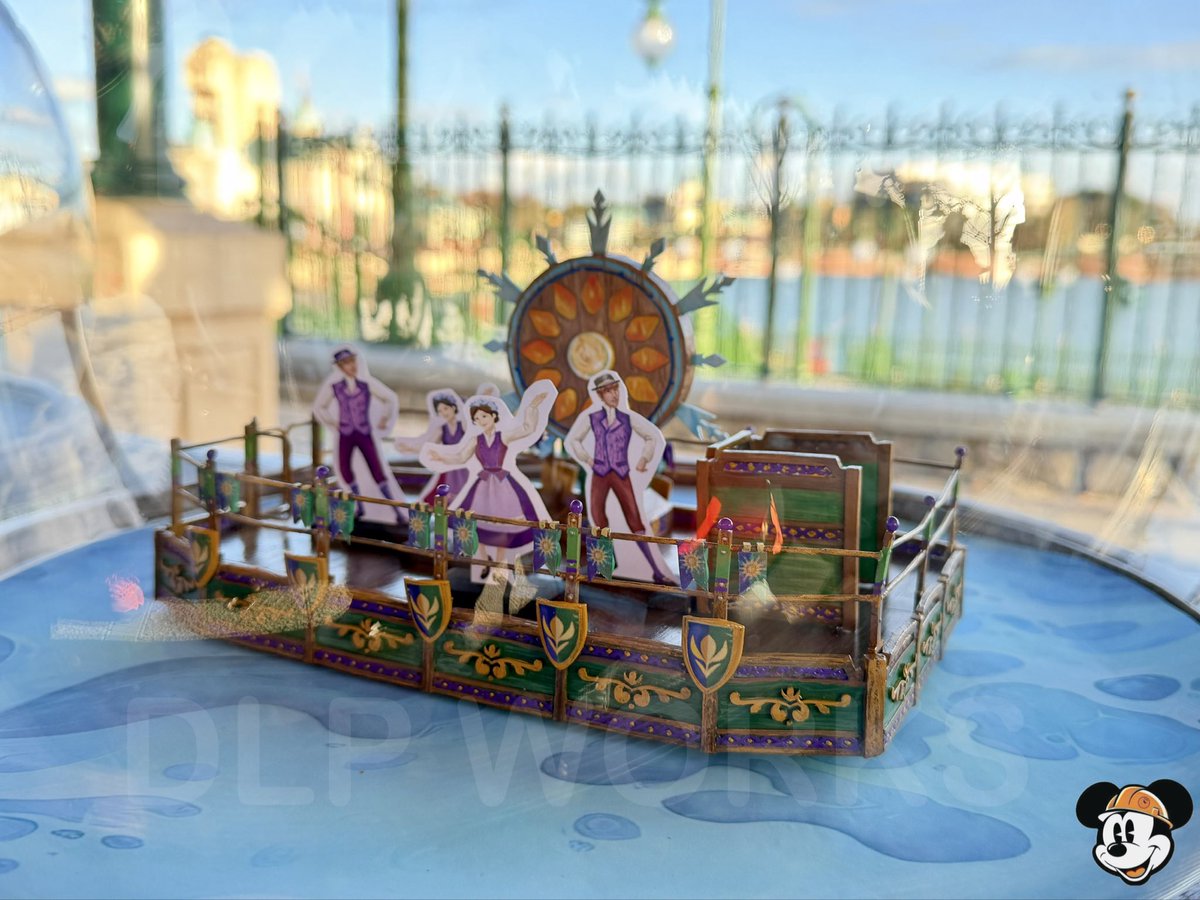 DLPWorks's tweet image. [News] 🚨⚠️ FIRST IMAGES OF A NEW SHOW COMING TO WORLD OF FROZEN PARIS! 

➡️ A brand-new show called “Celebration in Arendelle” will take place several times a day on the Arendelle harbor at #WorldofFrozen.

➡️ The 15min show will be played several times a day, and will rely on 3…