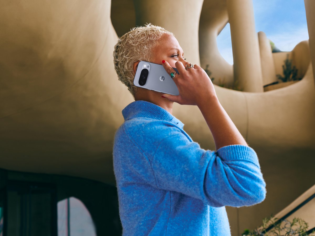 Ok, pero sabías que existen versiones de Google Pixel con diferentes características👇👇

1️⃣Google Pixel 10:

🎨En colores: Obsidiana, Glaciar, Verde Lima e Índigo.
📱Pantalla de 6.3 pulgadas.
📸Lente telefoto 5x con zoom de 10x que alcanza hasta 20x.
🔋12 GB de RAM y el