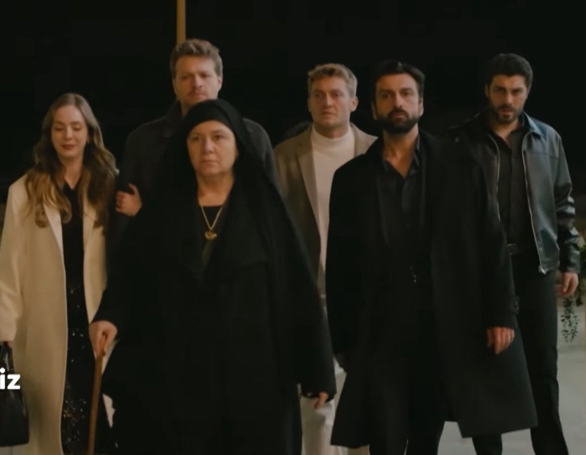 melekruby's tweet image. Of şu Sevcan gelmek zorunda mıydı ya 2 gram düğün keyfi yapacaktık