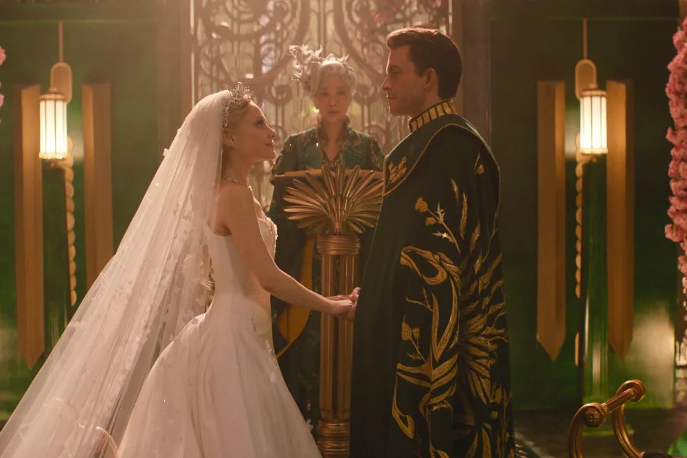 BuzzingPop's tweet image. ‘Wicked: For Good’ screenwriter Dana Fox shares with DEADLINE that they cut Fiyero and Glinda’s passionate kiss scene because it risked breaking audience sympathy toward the characters: 

“It was romantic and beautiful, but a little too passionate. Seeing that made it too hard to…