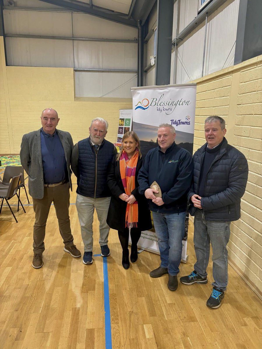 EdwardTimmins_1's tweet photo. I was delighted to join #Blessington Tidy Towns alongside local Councillors on Saturday for a Community Appreciation Day to celebrate Blessington’s Gold Medal in the 2025 National Tidy Towns Competition 🥇.
It was wonderful to mark this achievement.
#Wicklow https://t.co/TXSMQVU6QD
