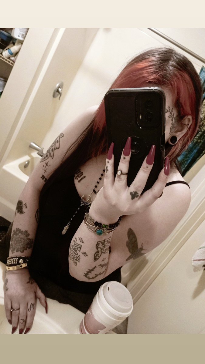 scum_void's tweet image. ⸸♥︎⸸

Illi#tattoos #piercings #redhair #nails #facetattoos #stretchedears #nailartist #altgirl #alternative
