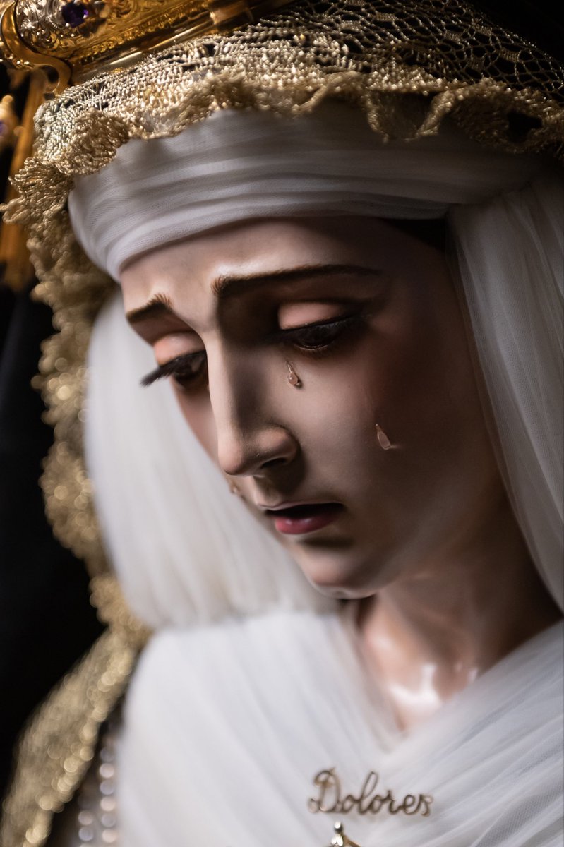 SantaCruzMalaga's tweet image. Hoy, 24 de noviembre, celebramos el XLI Aniversario de bendición de Nuestra Señora de los Dolores en su Amparo y Misericordia.

“Mujer, ahí está tu hijo.” Luego dijo al discípulo: “Ahí tienes a tu madre”
Juan 19, 17-39

#CofradiasMLG