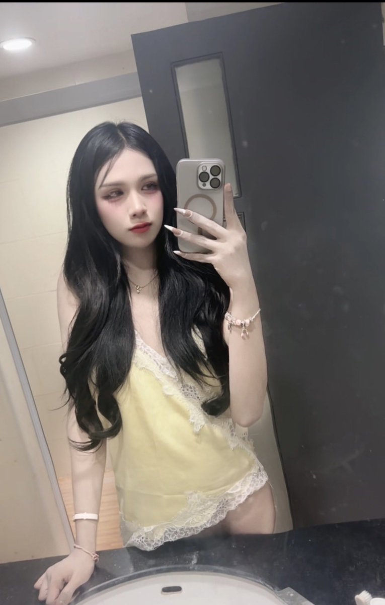 เฟย์ tweet media