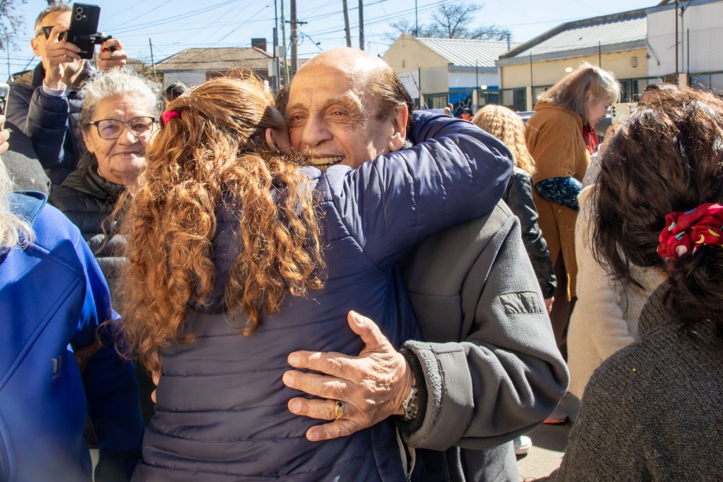 Nos llega la noticia del fallecimiento de Juan José Mussi. Histórico militante peronista, ejemplar y comprometido con los derechos del pueblo.

Lo extrañaremos. Un cálido saludo a su familia y amigos.