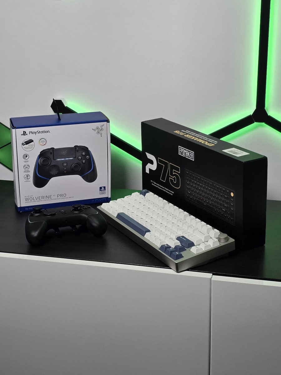 🚨 #GIVEAWAY  #CONCOURS 🚨

Pour fêter notre passage sur @tf1 , on vous fait gagner 1 manette Razer Wolverine Pro et 1 clavier  :

Pour participer 👇

- 🔃 RT le tweet 
- Follow <a href="/kfburger/">KF BURGER</a> x <a href="/QasimTechhh/">Qasim</a> 
- @ deux amis à toi