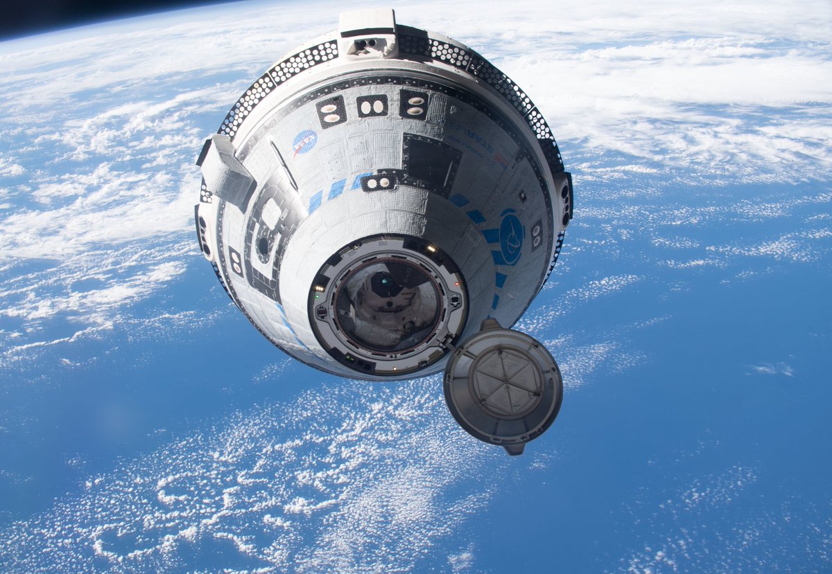 URGENTE: NASA DEFINE QUE A STARLINER IRÁ VOAR COM CARGA!
A NASA decidiu que a próxima missão da Starliner será dedicada ao transporte de carga. O lançamento está previsto para abril de 2026, dependendo da conclusão dos testes pendentes. 
O contrato também foi revisado e agora