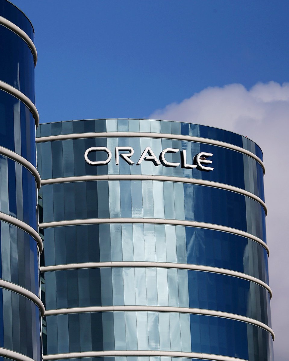 Oracle_ME's tweet image. We are bringing the region’s first OCI Supercluster powered by more than 4,000 @nvidia Blackwell GPUs to Abu Dhabi, giving governments and enterprises across the Middle East direct access to some of the world’s most advanced AI compute capabilities.

social.ora.cl/60197WGNd