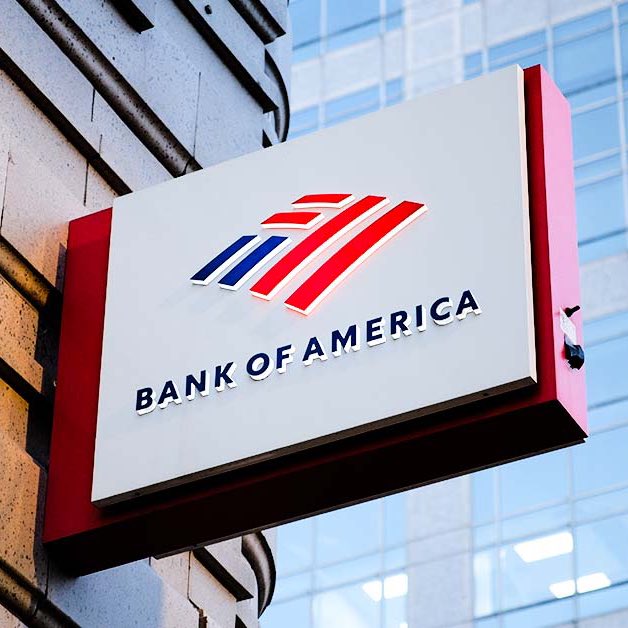 Kylechasse's tweet image. 🚨 GOLD TO $5,000? 

Bank of America says gold could hit $5,000/oz by 2026, calling it “overbought but underinvested.”