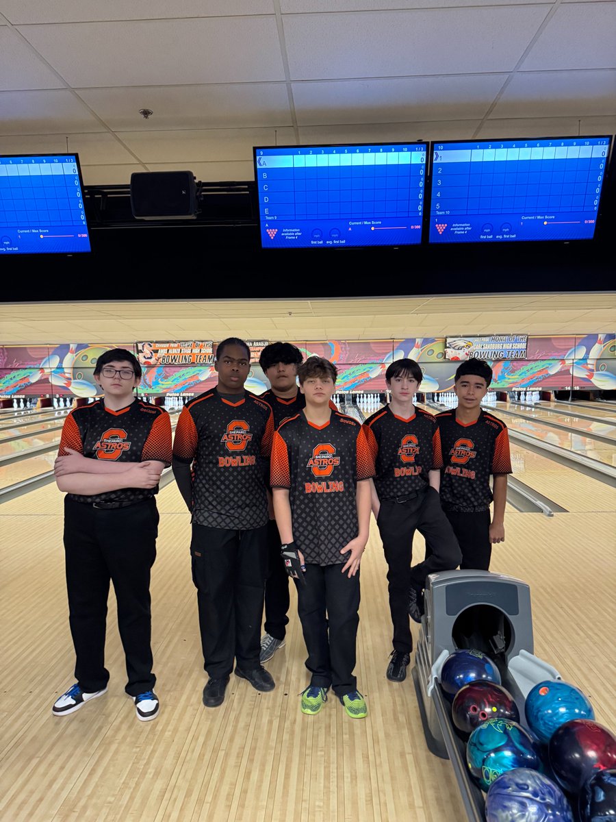 Congrats to boys varsity bowling for finishing in 4th at the Oak Lawn Spartan Classic Invitation!

Senior Drew Plowman made Top 10 All Tournament, placing as the 3rd top overall bowler! JV came in 7th.

Varsity &amp; JV boys are both 4-0 on the season so far!