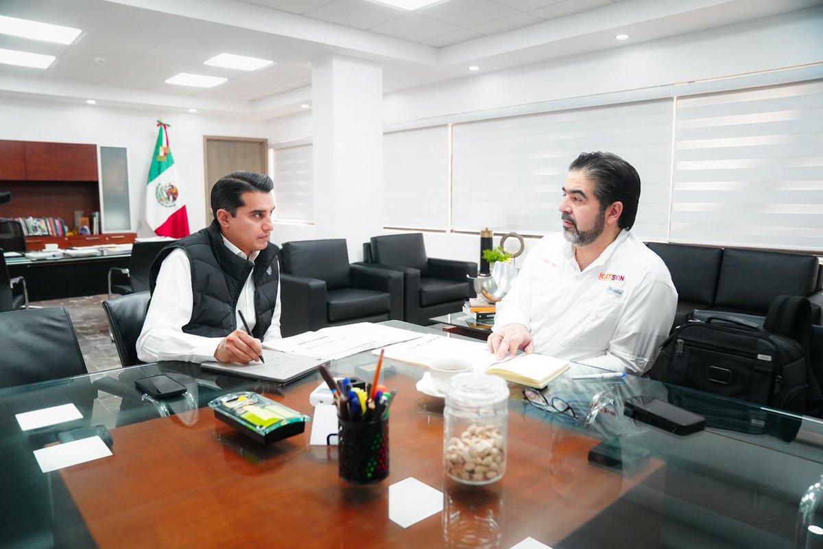 ¡Nuevas oportunidades con Estados Unidos! 🇲🇽🤝🇺🇸

Me reuní con Manuel Gallegos, director de <a href="/IcatsonS/">ICATSON</a>, donde revisamos los recientes convenios con <a href="/ASU/">Arizona State University</a>.

Gracias al liderazgo de nuestro gobernador <a href="/AlfonsoDurazo/">Alfonso Durazo</a>, ofrecemos cursos y certificaciones de talla mundial para