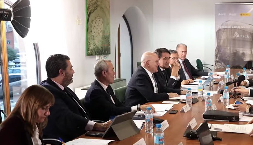 oscar_puente_'s tweet image. La conjura de los necios.