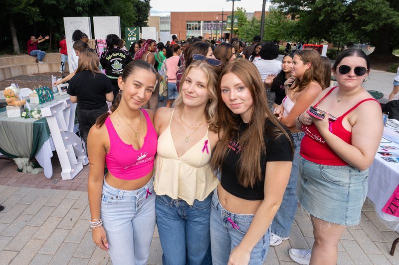 MasonPatriots's tweet image. Want to build your skills and your network? Check out opportunities with
🎮 Esports — build community &amp;amp; compete at the collegiate level. 
👥 Fraternity &amp;amp; Sorority Life 
🎨 Patriot Activities Council 
🧩 Registered Student Organizations 
🗳️ Student Government

#StudentInvolvement