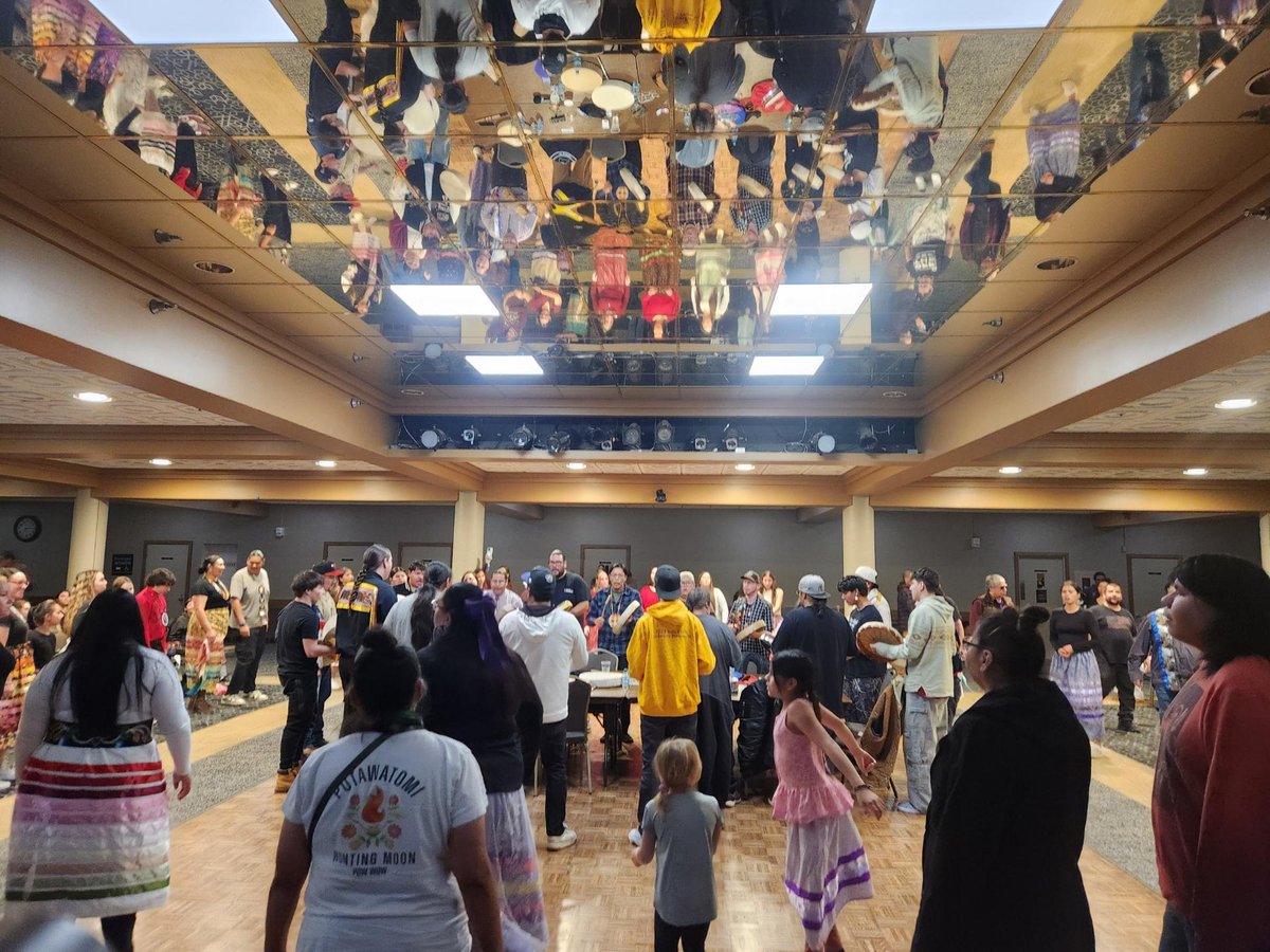 nativeVFE's tweet image. Native Voices for Energy was honored to be part of sponsoring the youth singing contest this past Saturday. We're inspired for our future to receive the powerful healing of these young voices.