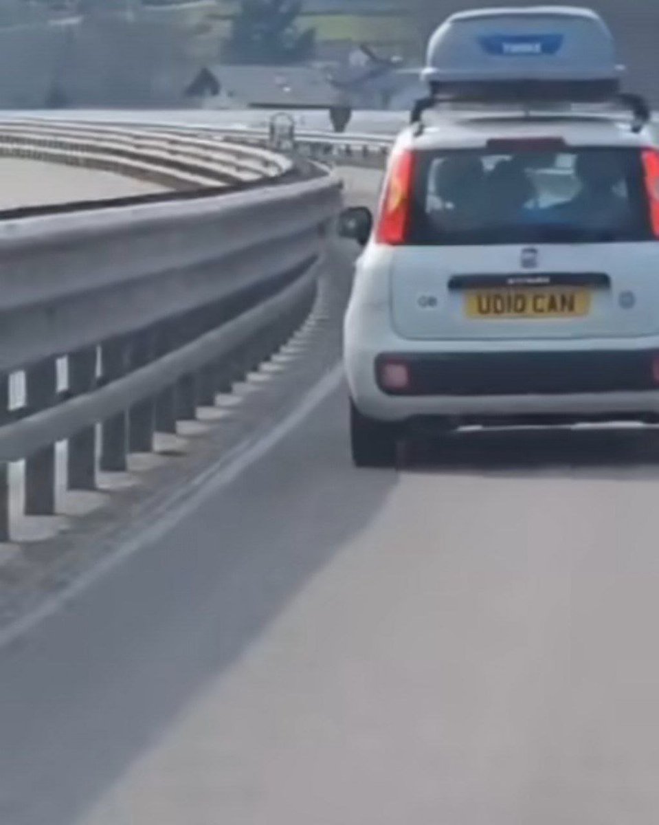 Sempre per le mie solite fortune la sera di Wicked al cinema ho trovato il mio primo ex e la sua migliore amica (mia ex amica e coinquilina). Lui effetto zero (e ci manca solo) però lei mi ha fatto ripensare al vecchio gruppo di amici e mi mancano ancora sti pizzettari. BASTA PD