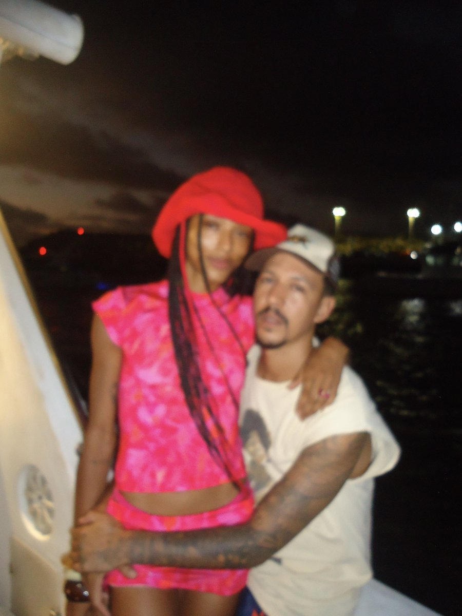 pq você foi combinar taaanto comigo, hein  🫠🌍💙 <a href="/Rod_3030/">ROD RIZZ</a>