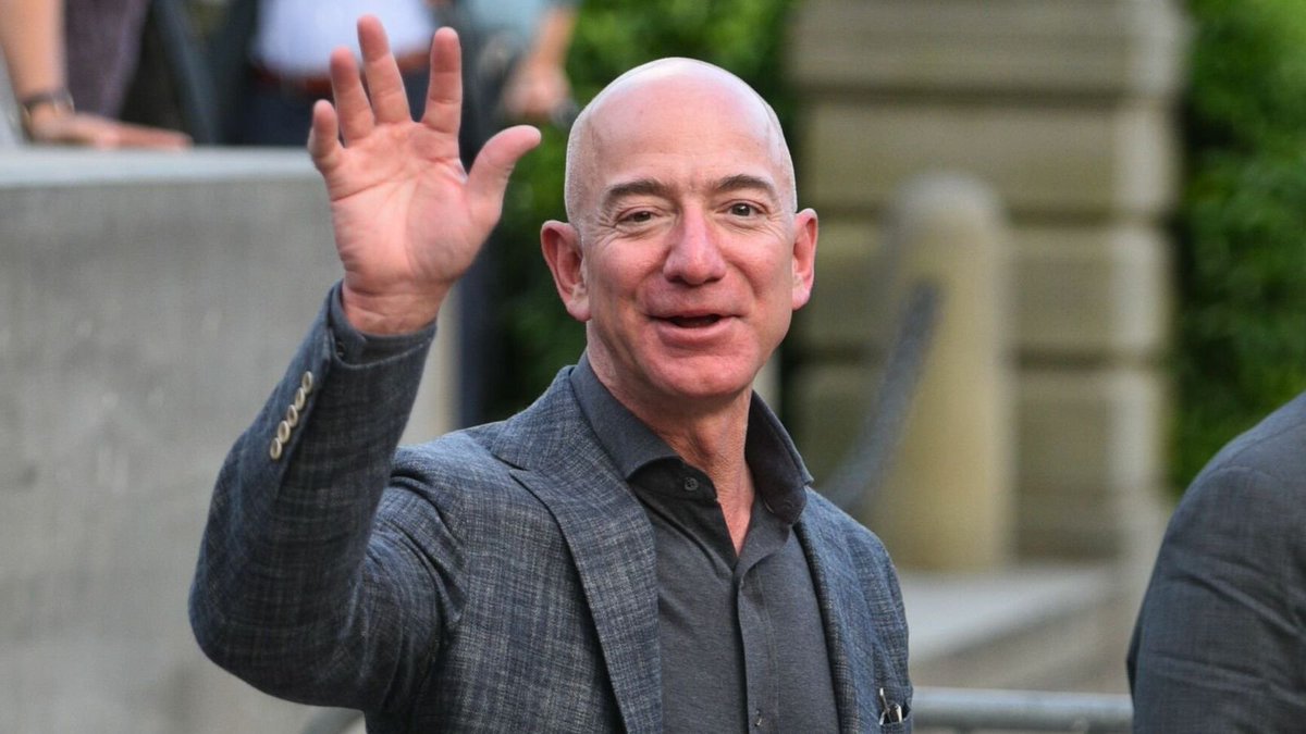 FACT: Jeff Bezos quit Amazon on July 5, 2021

FACT: That was their first shareholder meeting after the 2020 tax deadline, so he must have been sick of dealing with Amazon's taxes and accounting

Or was it a COINCIDENCE? 

Probably