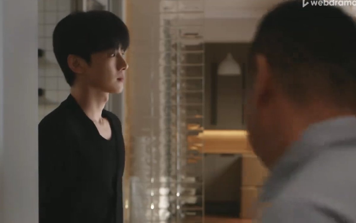 runningcastlee's tweet image. kizla ayni eve çıktı cocuk kendi daoresi yandı diye. sonra eşyalarını yerlestirirken kızın kedisine de kedi tırnağı gelişsin diye oyuncak almis. şöyle inat ama düşünceli erkek karakterler🫣😍 nakliyeciler de diyor ki &quot;sevgiliniz aldi size ama&quot; jajsjdjjd #firstfrost