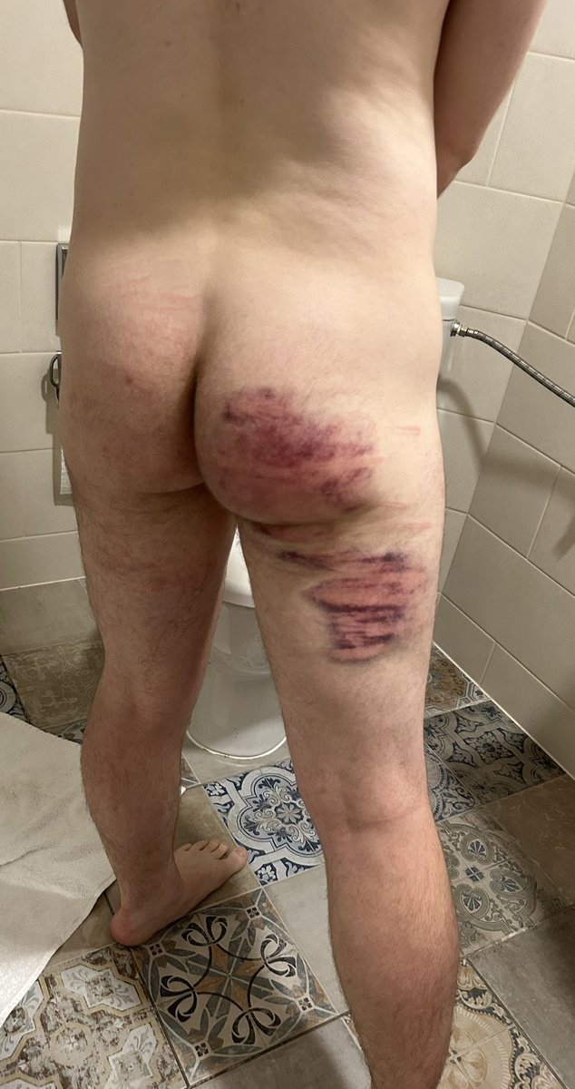 DingFootSub tweet media