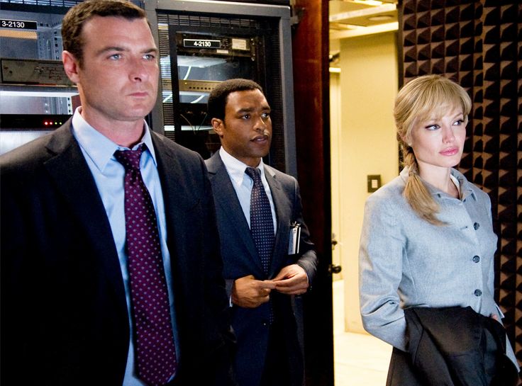 FilmesVi's tweet photo. Salt (2010) filme dirigido por Phillip Noyce e estrelado por Angelina Jolie, Liev Schreiber e Chiwetel Ejiofor. 
Sucesso de bilheteria tendo arrecadado 294 milhões de dólares mundo afora. https://t.co/0tos2zVgky