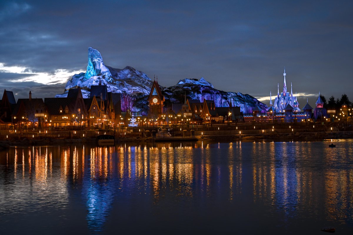 DisneyParks's tweet image. Let it go in the heart of Arendelle when World of Frozen opens March 29, 2026 in Disney Adventure World at Disneyland Paris ❄️ di.sn/60127WT8Q