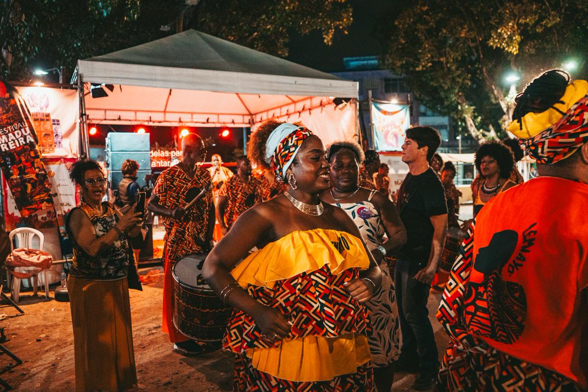 “Madeleine avant l’aube”, de Sandrine Collette, é a vencedora do Choix Goncourt do Brasil! 🎉📚
Anúncio feito durante a FLUP Rio, festival referência em diversidade e inovação literária, com presença do embaixador <a href="/E_Lenain/">Emmanuel Lenain</a> e Patrick Chamoiseau. 🇫🇷🇧🇷