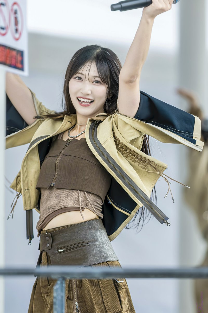 ≠ME 蟹沢萌子 (@kanisawa_moeko) さん #蟹沢萌子 #ノイミー_カメコ