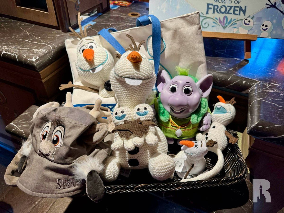 DLPReport's tweet image. ❄️ And here are some merchandise and collectible highlights that will be available at Arendelle Boutique and/or Fjord Kiosk in World Of Frozen: