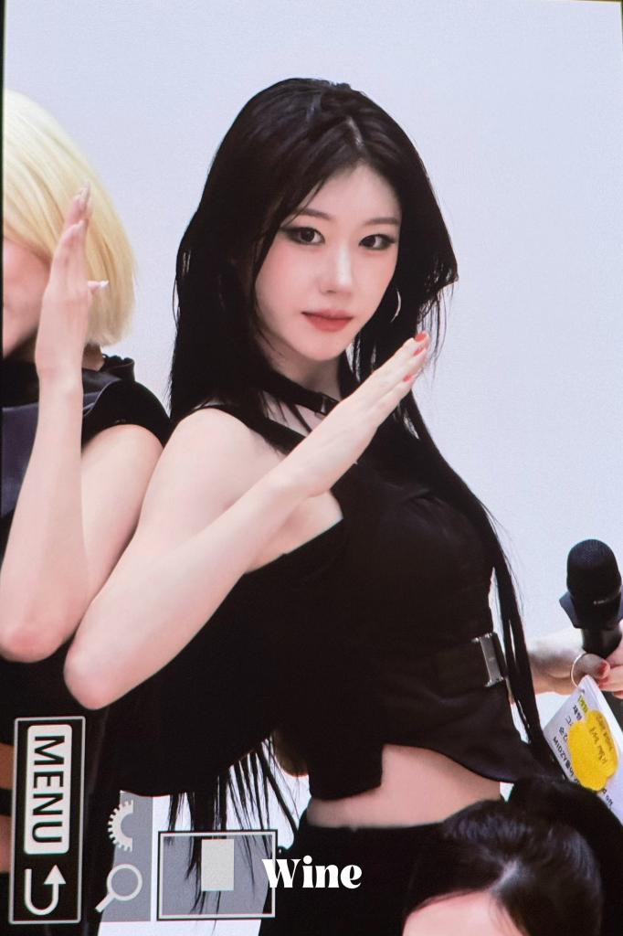 chaeryeong pics (@chaerpics) on Twitter photo 