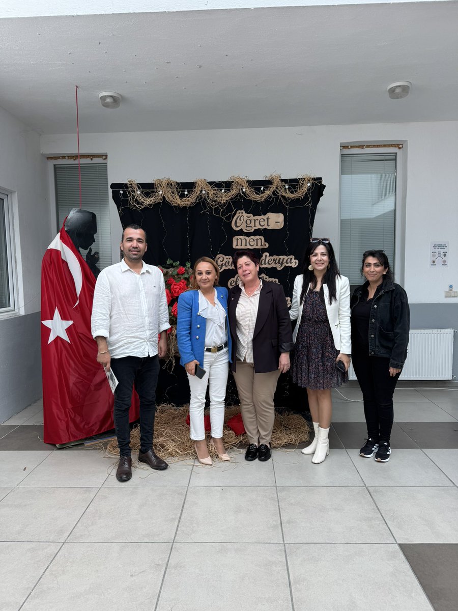 Izten5's tweet photo. Başöğretmenimiz Mustafa Kemal Atatürk ışığında,yarınlarımızı aydınlatan tüm öğretmenlerimizin öğretmenler günü kutlu olsun.
İlçe yöneticisi arkadaşlarımızla Nafiz Ilıcak ilköğretim Okulu,Fahriye Ilıcak Anadolu Meslek Lisesi,Muarrem Eskiyapan ilköğretim okulu idari müdürlerimizi Belediye Başkanımız Tamer Mandalincinin selamlarıyla ziyarette bulunduk.
