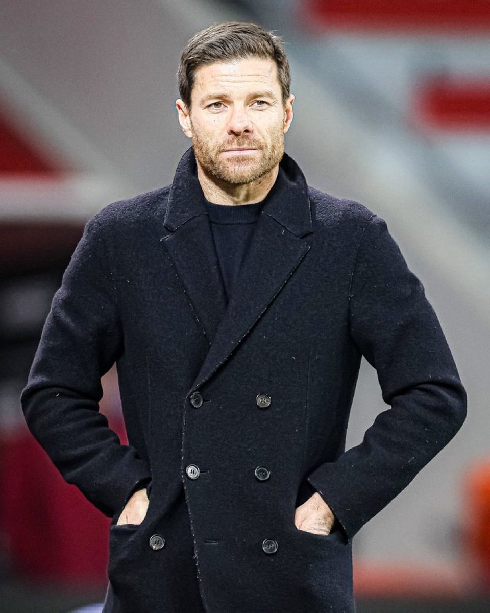 Xabi Alonso es el líder de este proyecto y de ese barco no me va a bajar ni dios.

Esto acaba de empezar, no se puede criticar a alguien y pedirlo fuera con 4 meses escasos... 

Viene de hacer historia en el Leverkusen y también lo hará aquí.

"No es como empieza, sino como