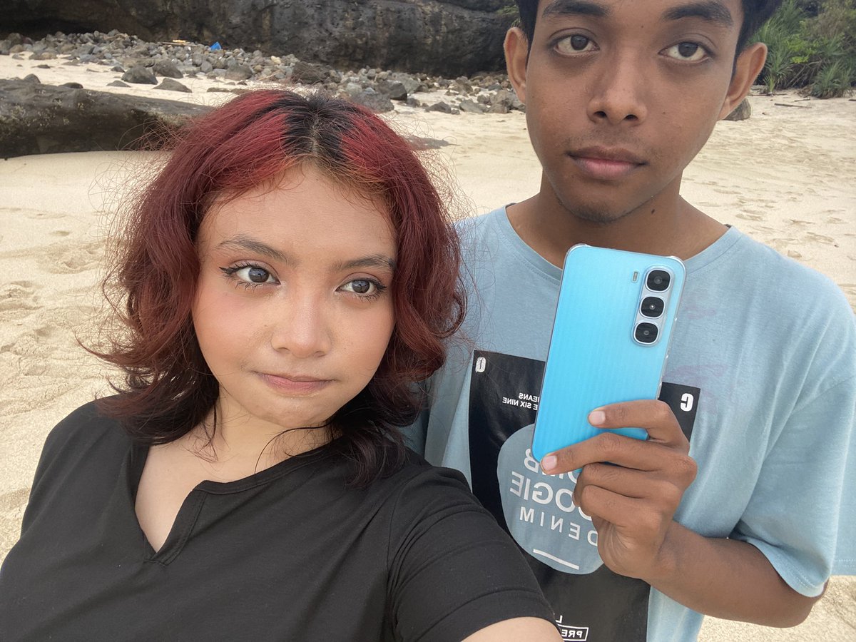 pendosainter's tweet image. beauty n the beast, actually i’m beast he’s the beauty