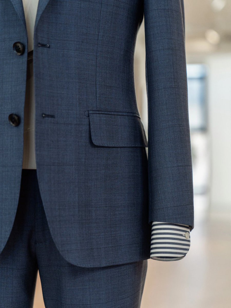 AynAHayes's tweet image. The best gift for your loved ones and elders is a custom made, one of a kind suit  #customize  #design