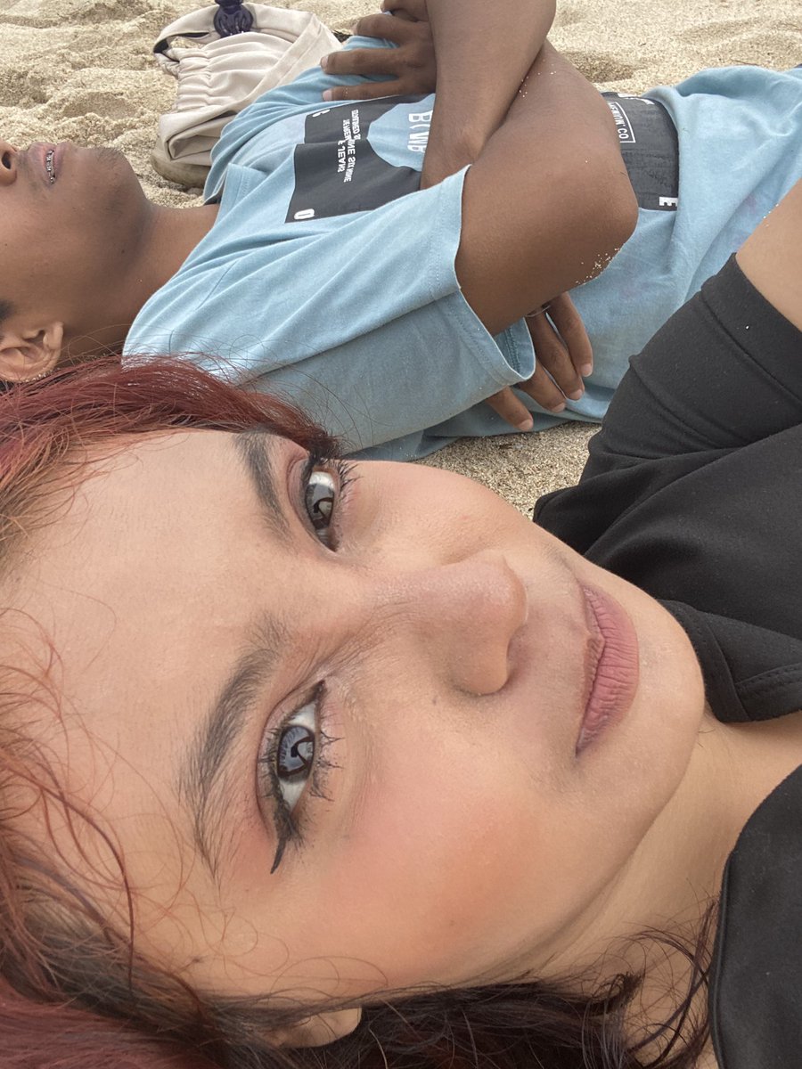 pendosainter's tweet image. us when bosen pantai di senggigi saatnya kuta 🛐