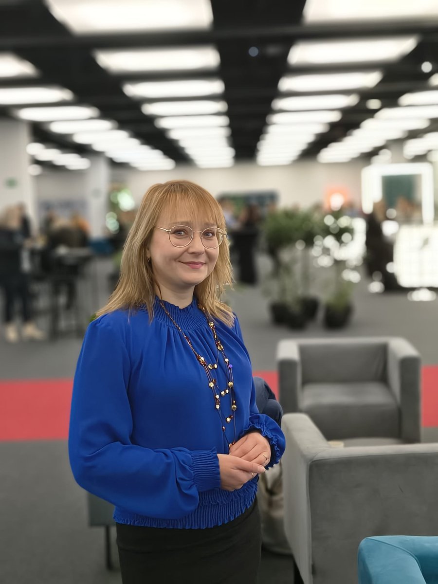GoTracz's tweet photo. 🌻 #GREENPACT2025! 👏
💚 To była niepowtarzalna przestrzeń, aby na poważnie podyskutować o zielonej polityce, sprawiedliwej transformacji i innych wyzwaniach XXI wieku. Była to również świetna okazja na spotkanie z zielono myślącymi znajomymi z różnych branż i dziedzin 🥰 Serdecznie dziękuję za każdą rozmowę, a organizatorom raz jeszcze za zaproszenie! 🤝
💪 Dziękuję także moim współdebatantom i współdebatantkom, jak i prowadzącej naszej rozmowy o sprawiedliwej transformacji. To była naprawdę interesująca i merytoryczna dyskusja!
#GoTracz #Naprzód