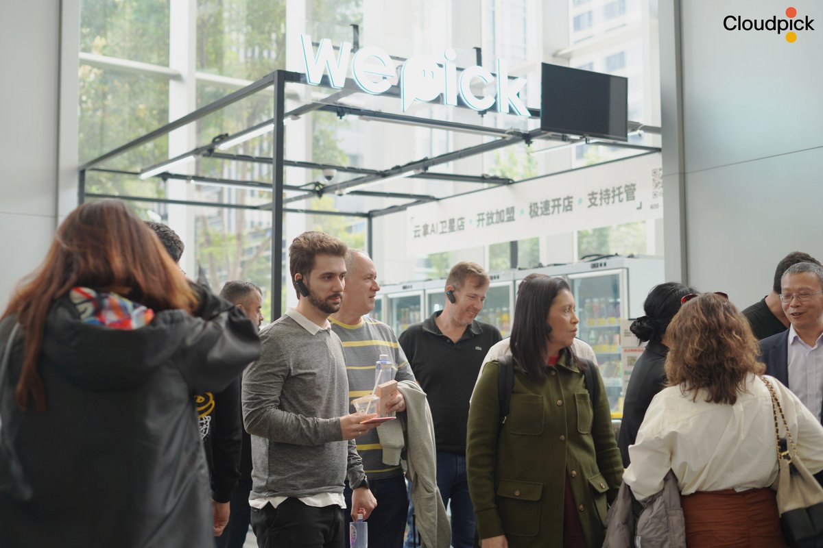 CloudpickTech's tweet image. 🇧🇷 Honored to welcome a Brazil innovation &amp;amp; industry delegation to Cloudpick — leaders from Instituto Caldeira, SP Ventures, Agibank, Grupo Vibra, Panvel &amp;amp; more exploring AI-powered autonomous retail for LATAM. #Cloudpick #AI #SmartRetail #Brazil #DigitalTransformation