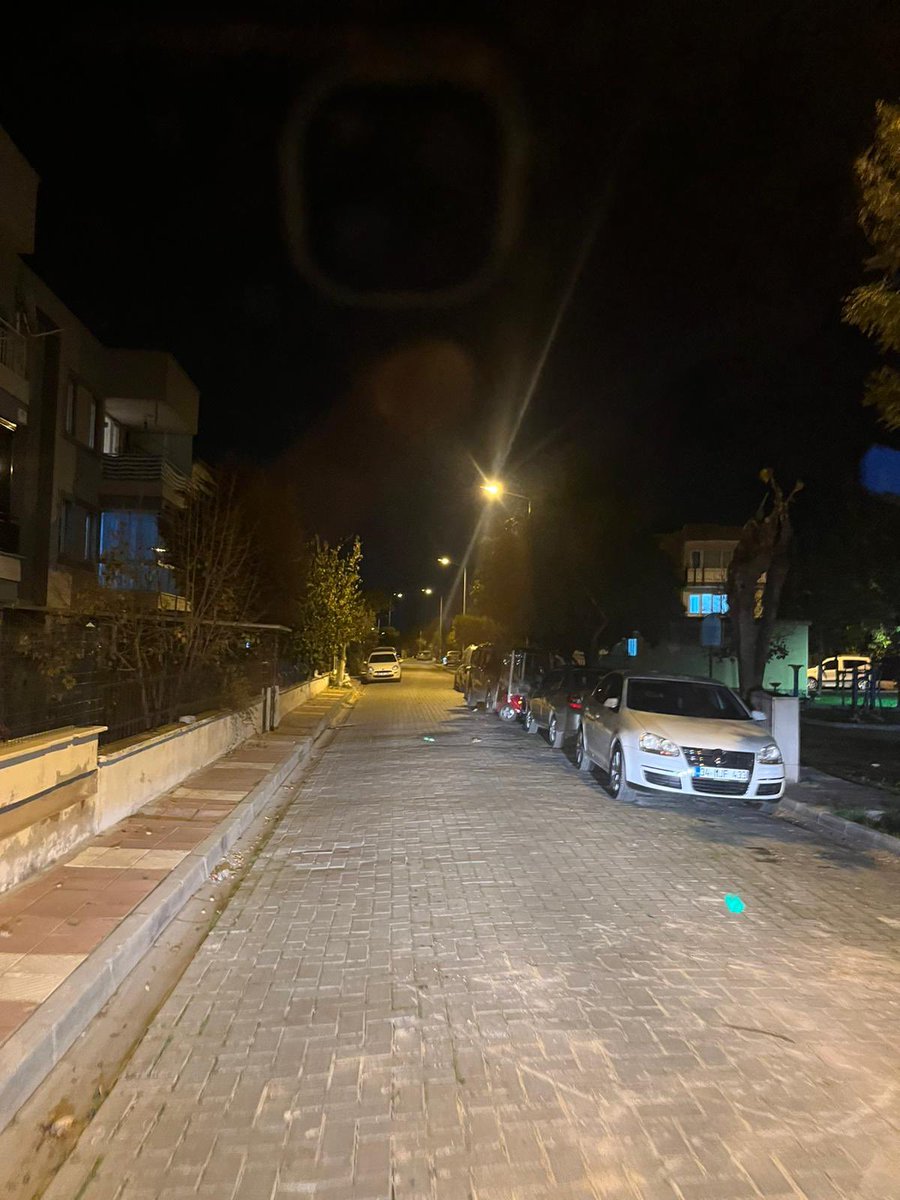 📍75. Yıl Mahallesi

Akşam saatlerinde mahallemizde yaptığımız incelemenin ardından gerekli bildirimleri iletmiştik.

Çok şükür, sokak aydınlatmalarındaki arıza giderildi ve lambalar yeniden aktif hale getirildi.

Vatandaşlarımızın güvenliği ve konforu için çalışmaya devam