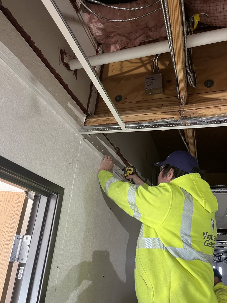 ModularGenius's tweet image. Our in-house setup crew is putting the finishing touches on this classroom building for Wicomico County Public Schools. Ceiling work, trim, and final interior details are underway as we prepare to turn over another high-quality modular space for students and staff!