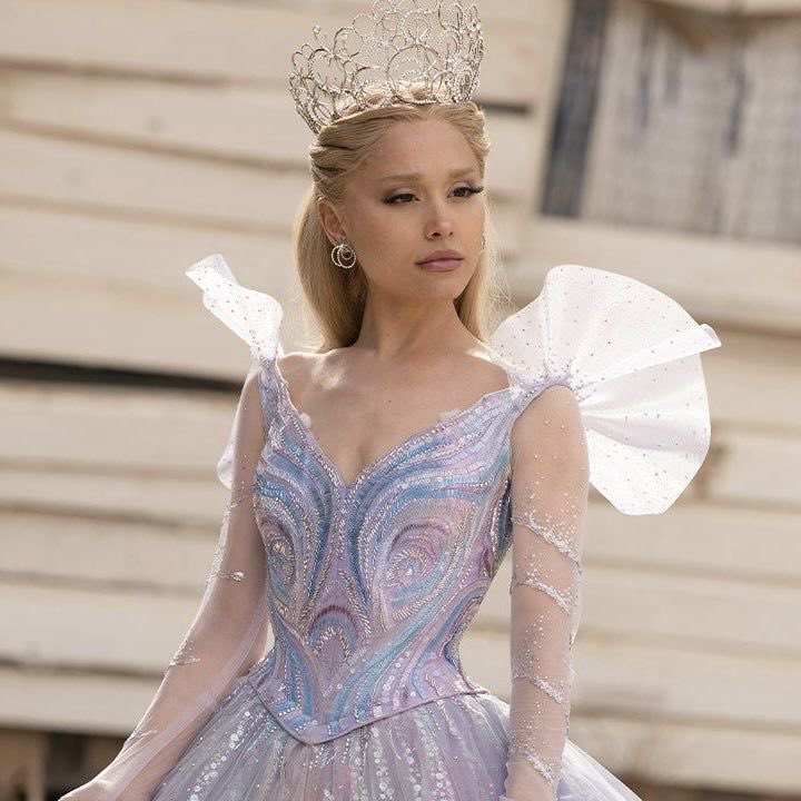 wickedcomfort's tweet image. Screenwriter Dana Fox on why Glinda wasn’t angry at Fiyero:

“You can see what she’s thinking, and you know what she’s thinking; How come I can’t just be mad at Fiyero? Why can’t I just hate him”? And it’s because he loves Elphaba, and she realizes so does she. So, she…