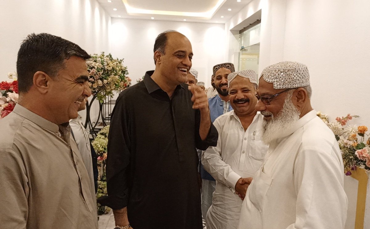 ShakeelChPPP's tweet photo. چھاچھی برادری کے روح رواں اور لیاری کی معروف سیاسی و سماجی شخصیت سید مسلم شاہ کی صاحبزادی کی شادی میں میئر کراچی بیرسٹر مرتضیٰ وہاب ڈپٹی میئر سلمان عبداللہ مراد پاکستان پیپلز پارٹی کے عہدیداران و کارکنان سمیت دیگر معززین کی شرکت 

#PPPfamily #Karachi https://t.co/SDpSvCqkLx