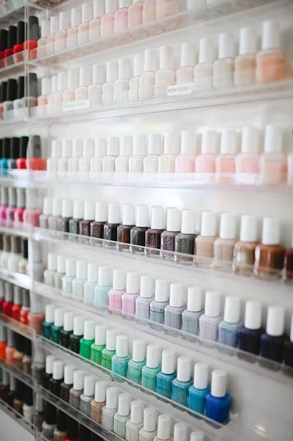 TaylorS85664959's tweet image. Queen of the nail scene 👑💅. Bringing the sparkle, the glam, and all the confidence! ✨👑 #NailGoals #QueenVibes