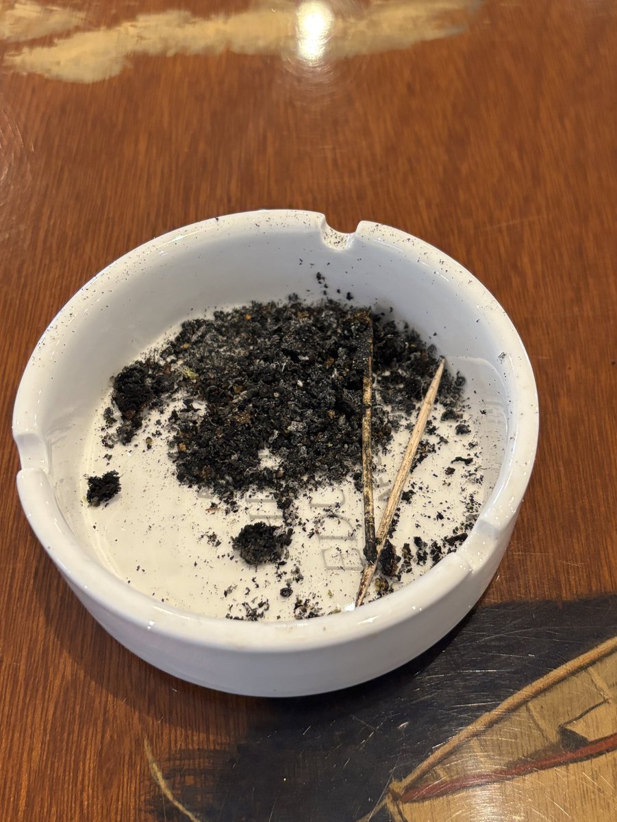 Da_niel847's tweet image. Just finished my mean tooth jar 🦷💪🏽