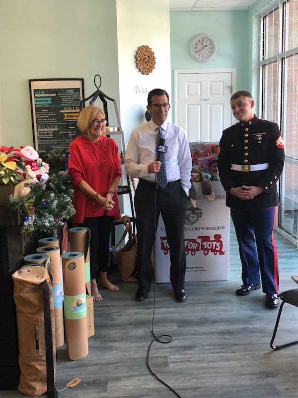 RobStormTeam2's tweet image. Another great day for Toys for Tots. We started at PowerGlo Yoga with our good friend Patti (complete with Ginger Shots) and ended at @BerkeleyElectr3 ! Great to meet Morgan, from Bonner Elementary. Morgan does the weather at school, and tells me he is known as “Rob Fowler!”