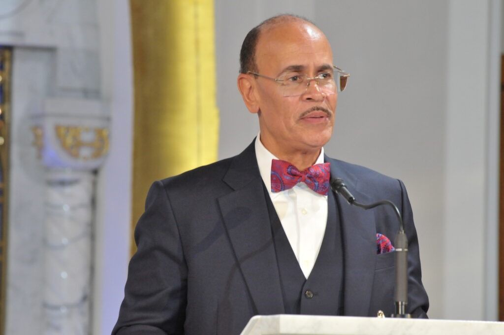 OfficialNOI's tweet image. Let’s make our community a safe and decent place to live: Black men gather in Chicago and nationwide to renew Million Man March spirit and commit to community safety new.finalcall.com/2025/11/24/let…