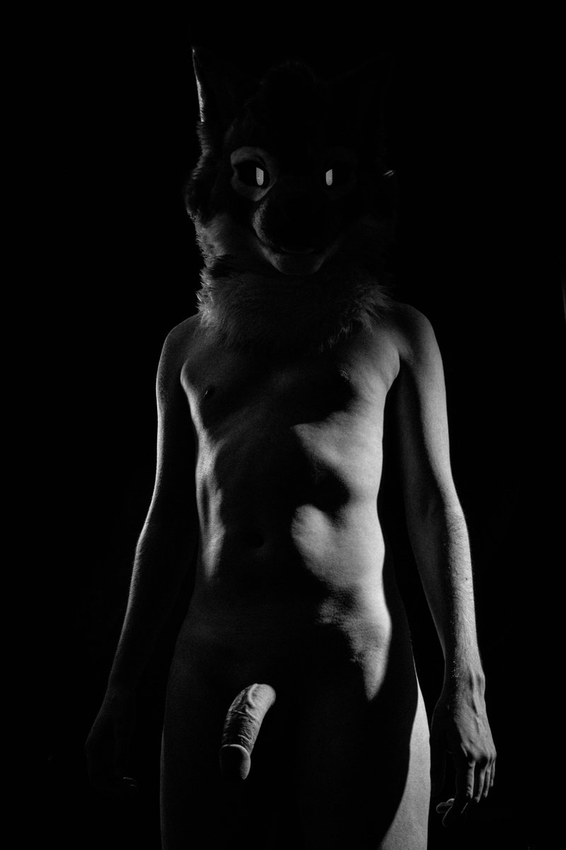 For most of my color photography I render everything out in b&amp;w too cuz I LOVE good contrast. Which do yall prefer?
model: <a href="/WorcaAD/">Wally's AD</a>