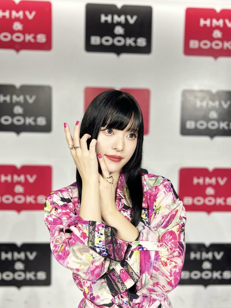 ReoNa_ASCA_go's tweet image. 皆さんおはよー

夢のような時間はあっという間
昨日の亜咲花さんASCAさんのライブ
めっちゃ楽しかったなー✨
久しぶりに会えた人もいて嬉しかった😊

しばらく余韻に浸りながら頑張れる💪

頂いた物多すぎて
キャリーバックに入らず📦で送ります😅

今日も良い一日を😊
#ReoNa
#ASCA
#亜咲花