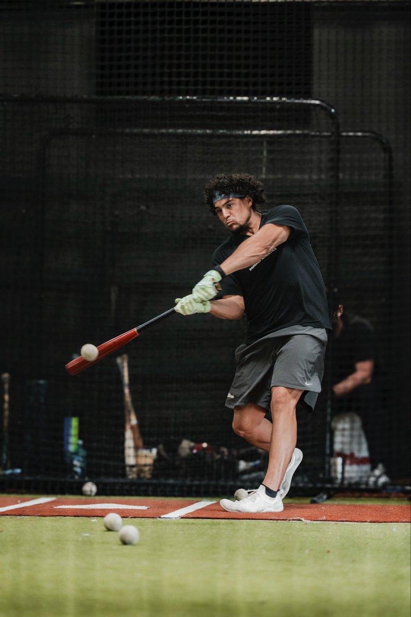 dArnaudAthletic's tweet image. Pro Offseason is heating up in Long Beach!! 🔥

If you’re a pro looking for a place to train in SoCal, this is where the work gets done.

#dArnaudAthletics #LongBeach #BaseballDevelopment #ProOffseason #BaseballismAcademy