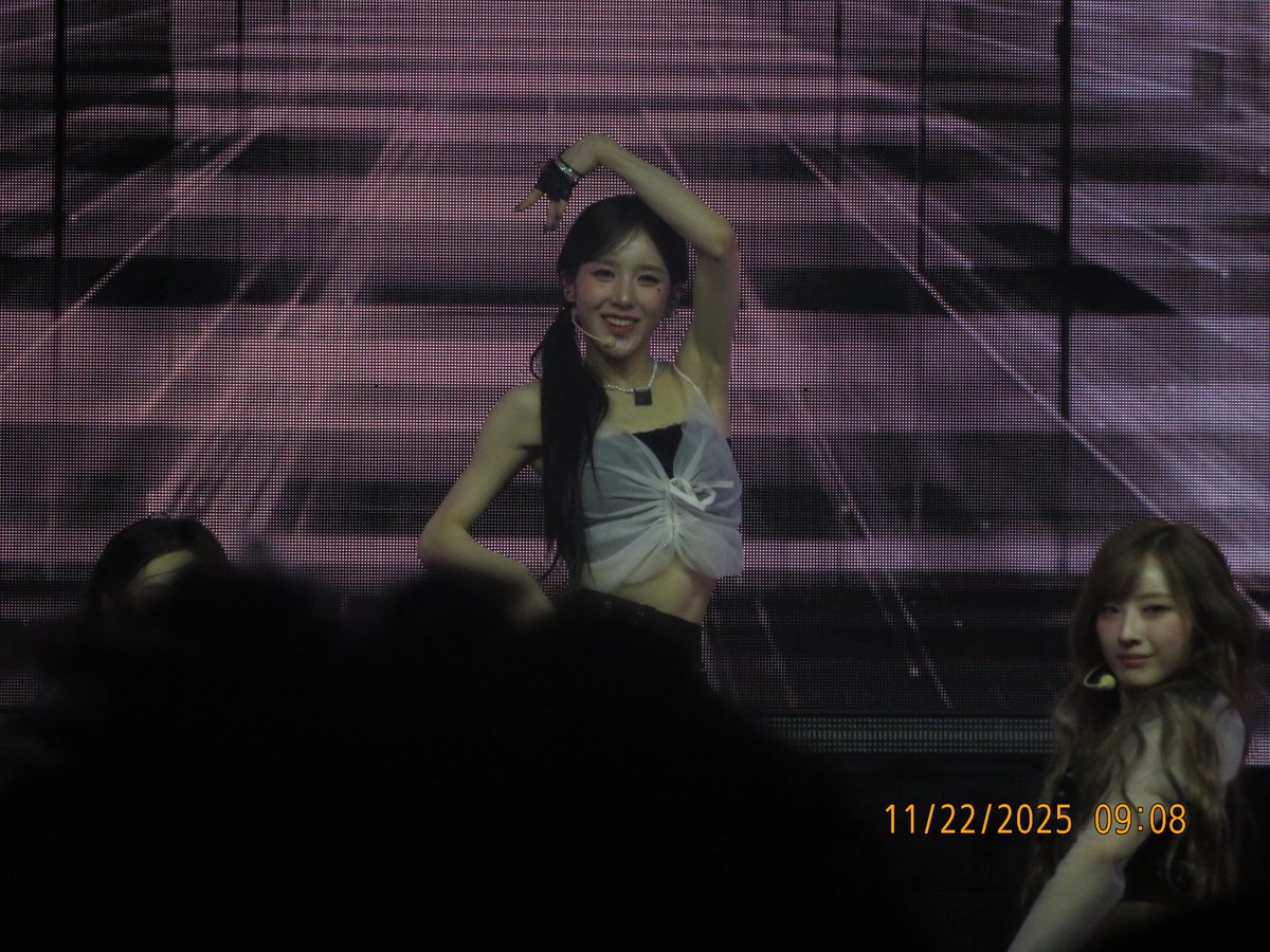 avilu_nyang's tweet image. smiley heejin and choerry ♡ #ARTMS_in_Denver #ARTMS #Grand_Club_Icarus